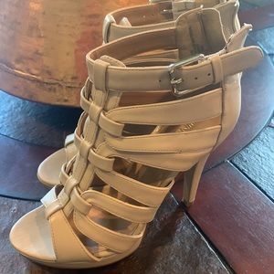 Nine west nude color 51-2 size heels excellent condition